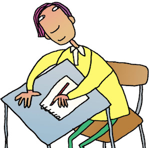 男孩在笔记本上写字